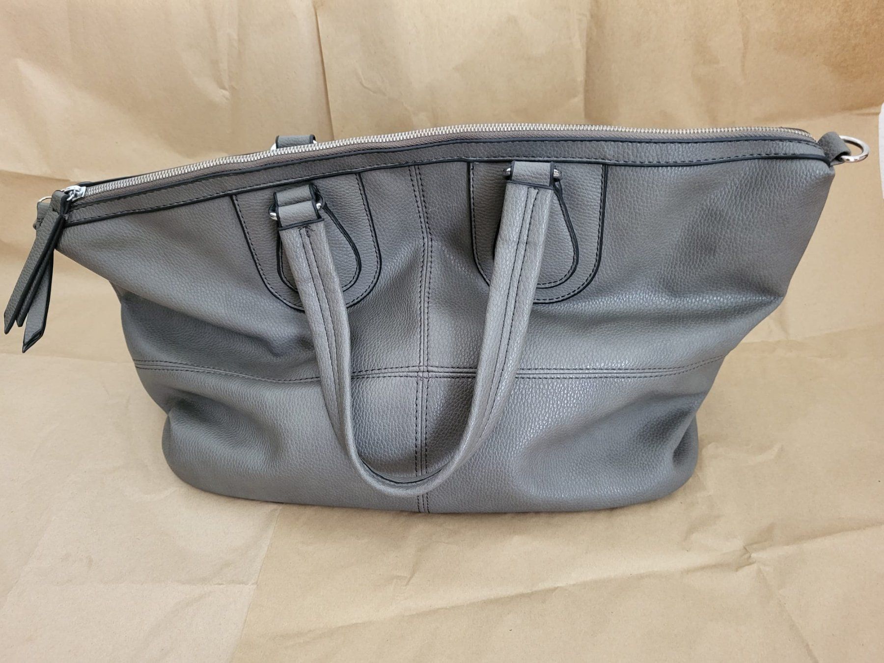 Borse da donna: Wunderschöne & stilvolle Handtasche - top Zustand! – Nuovo (secondo la descrizione) da Buchs AG venduto da Bela11