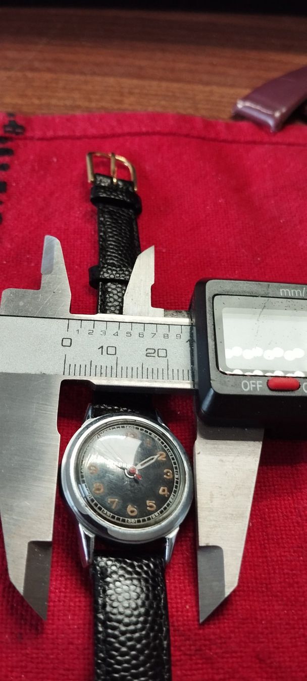 Orologi: Montre schwarz Genève – Usato da La Chaux-de-Fonds venduto da jac_9llg 8
