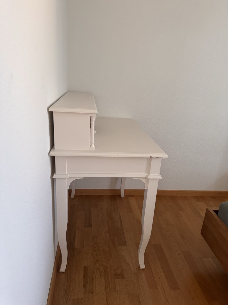 Bureaux: Wunderschöner Schreibtisch  – D'occasion à Basel par kre_fq6h 4