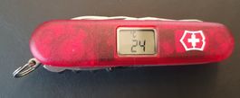 Ein Victorinox ALTIMETER mit diversen Digitalanzeigen