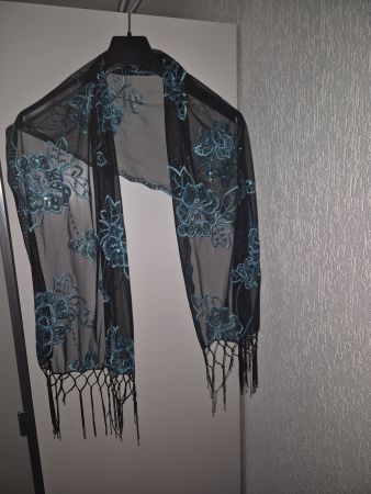 Elegante Stola/Schal mit Fransen, Schwarz/Türkis