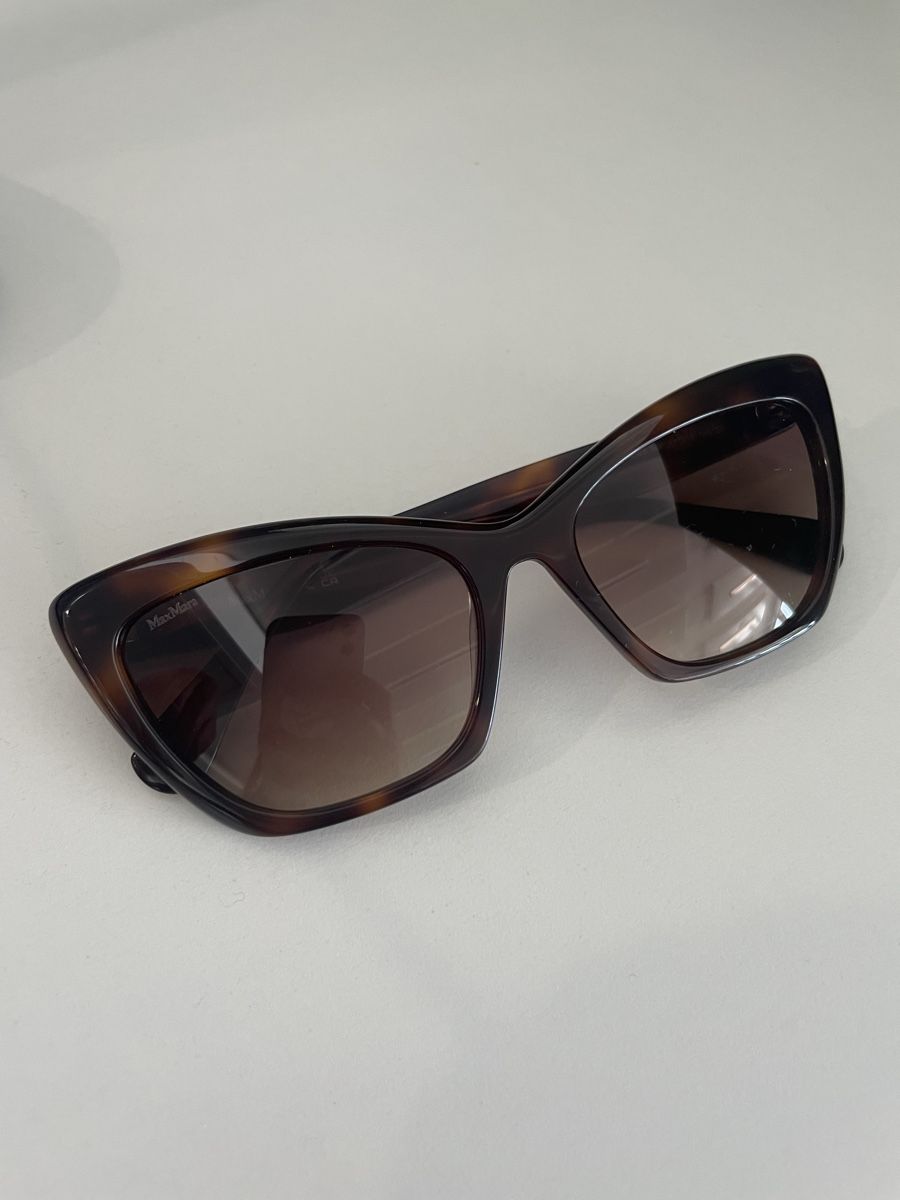 Max Mara Occhiali & Lenti: MaxMara sunglasses with original box  – Usato da Zurich venduto da GCambiati