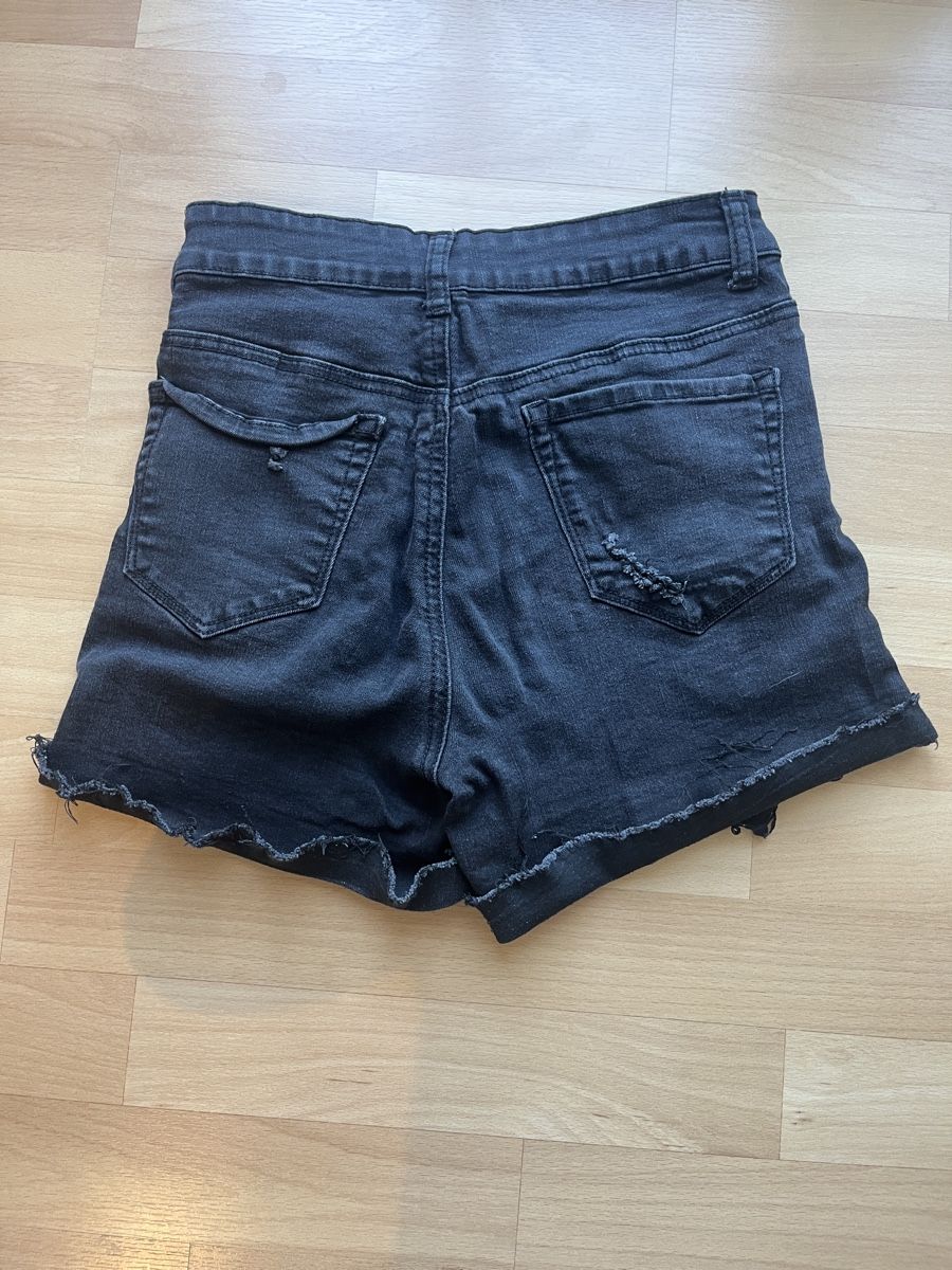 Jeans: Jeansshorts Damen Grösse S schwarz – Usato da Kaltenbach venduto da happysunshineee 1