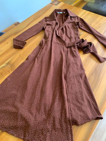 UNIQLO braun m weissen Punkten Maxikleid Wickelkleid Gr. XS