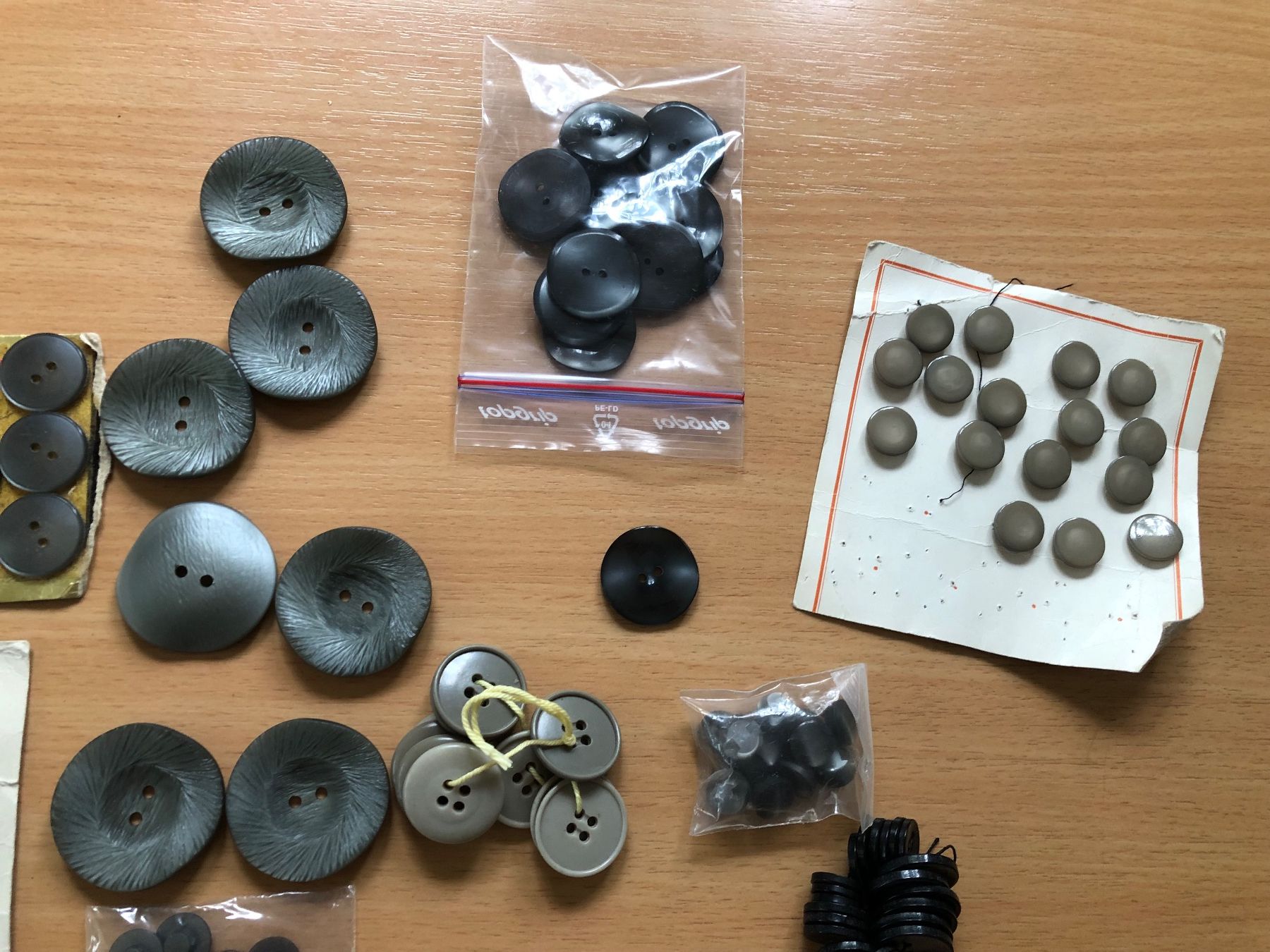 Bottoni: Lot Knöpfe in Grau ca. 800 gr. – Usato da Sirnach venduto da Goforit2001 5