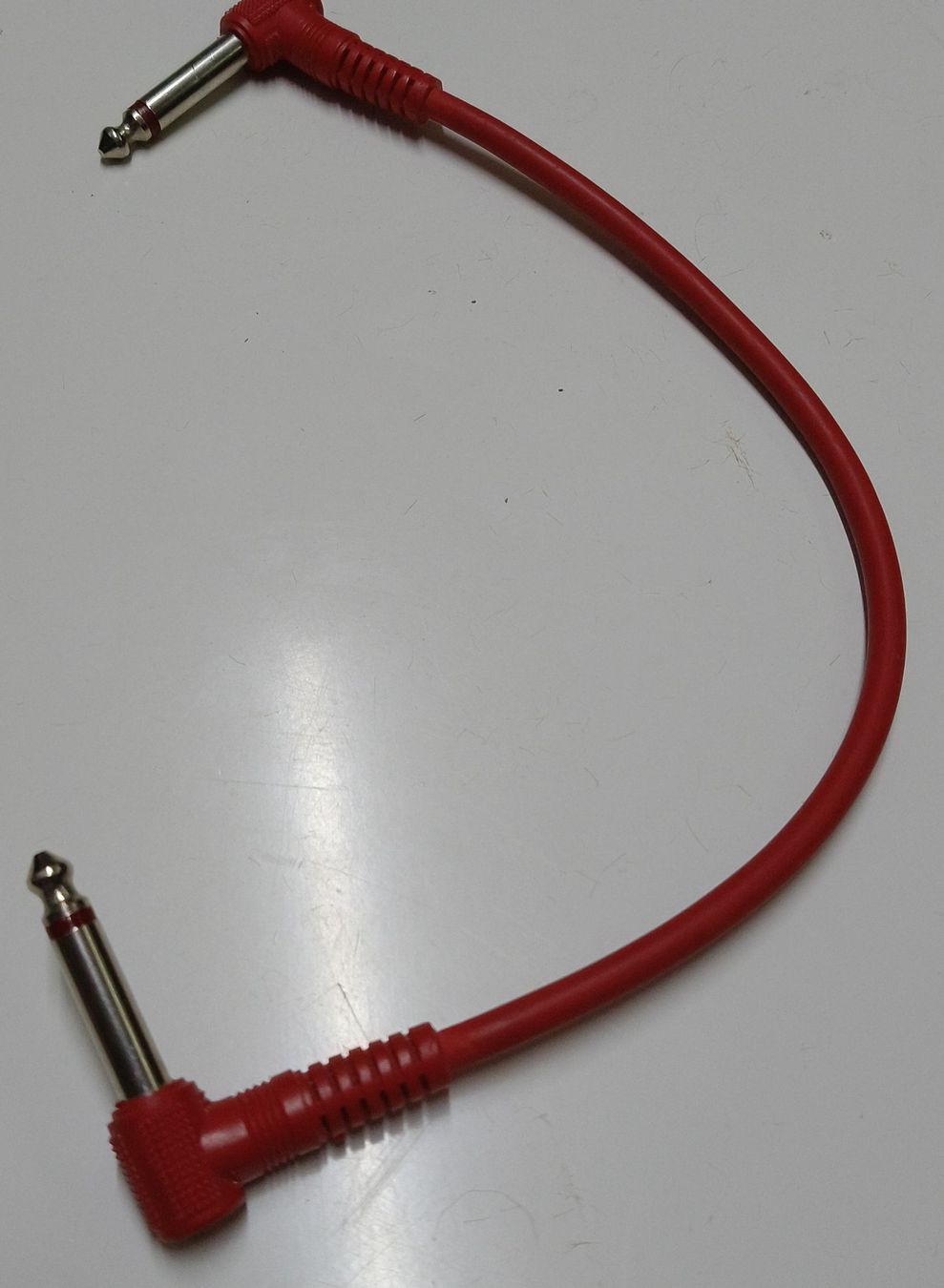 Kabel: Rotes Patchkabel mit Winkelstecker - Ideal für Pedale! – Gebraucht aus Aesch BL von Gebrauchtes_AeschBL