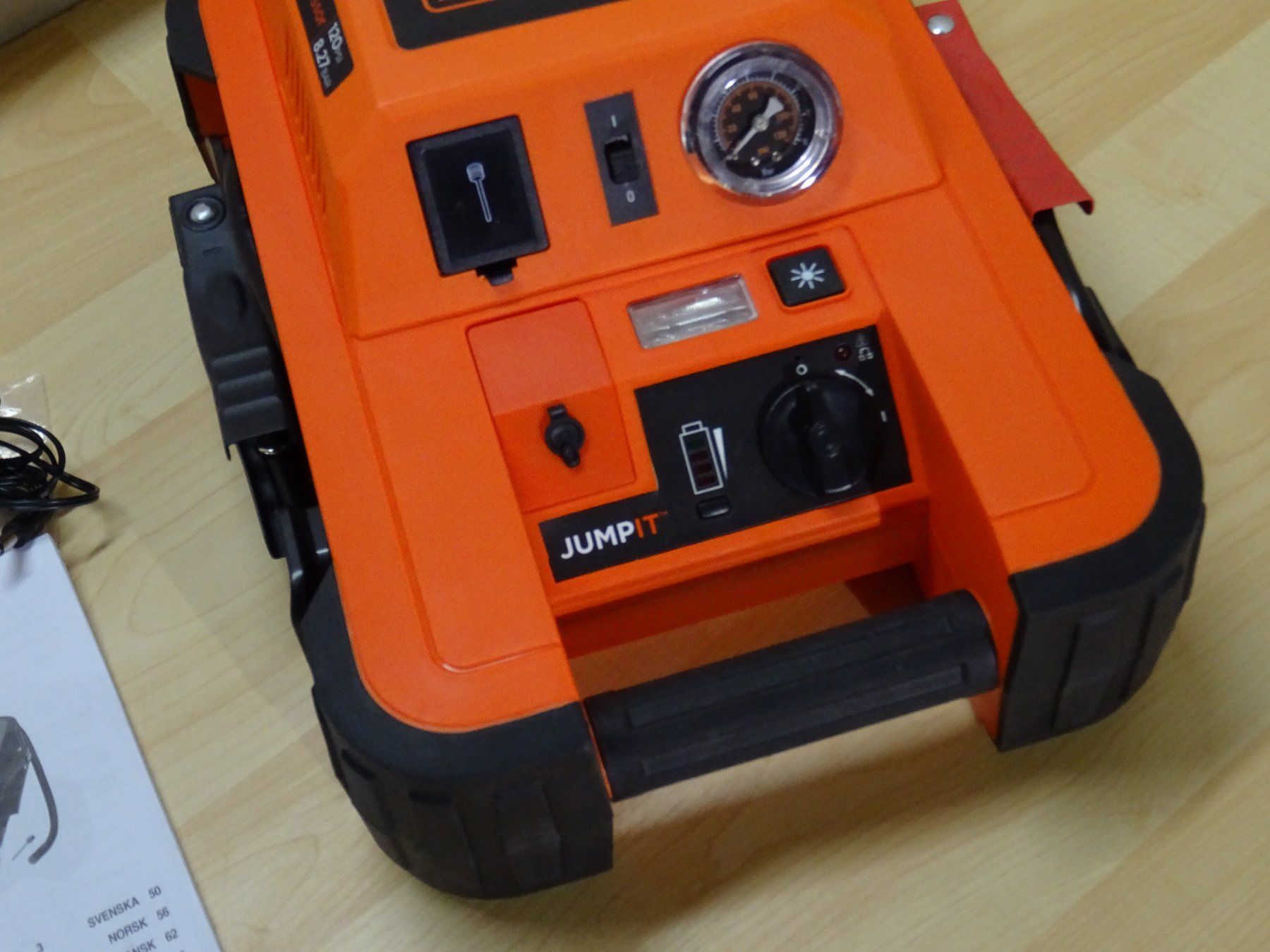 Caricabatterie: Starthilfe Jump Starter Black&Decker BDJS450l mit Kompressor – Usato da Rothrist venduto da heinrich1966 4