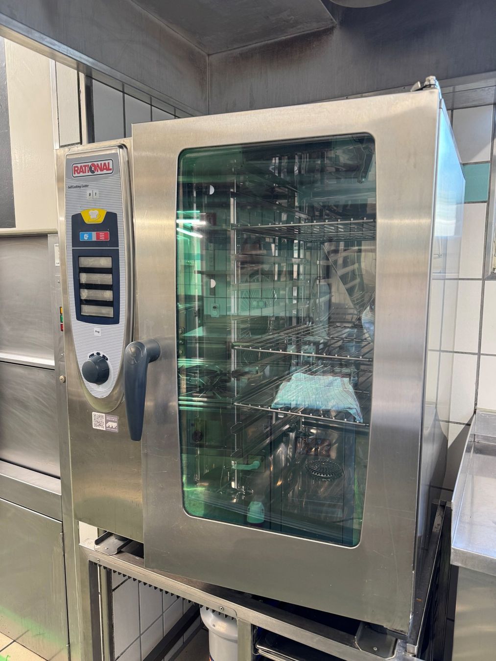 Tutte le macchine: Professioneller Kombidämpfer RATIONAL – Usato da Winikon venduto da ptw_7jmw