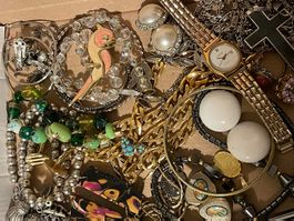 Lot de bijoux vintage - Bagues, Colliers, Montre...