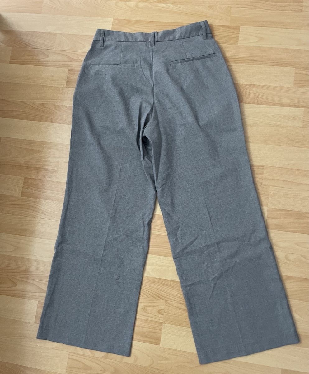 H&M Pantaloni: Pantalon habillé – Usato da Chemin venduto da nzr_s6sy 2