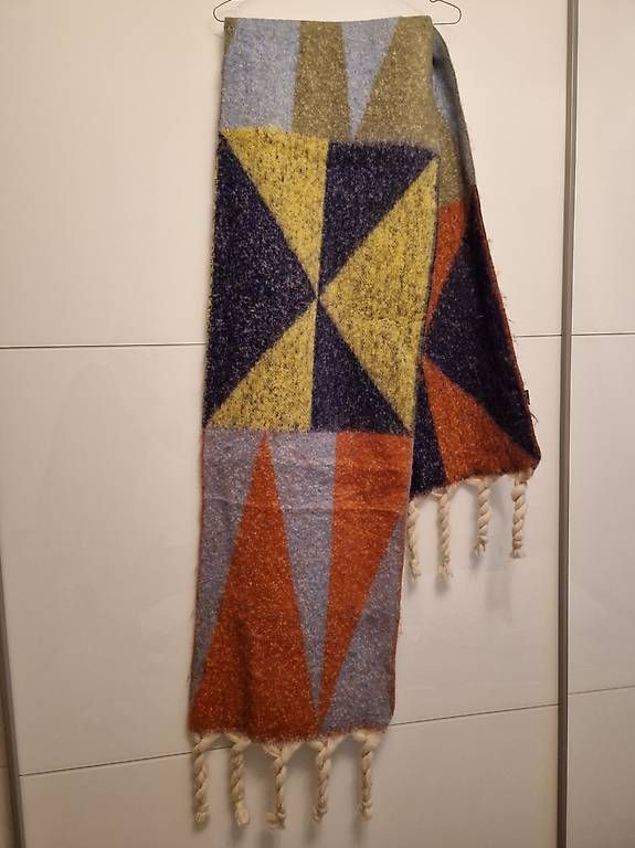 Foulard & Sciarpe: Morbido scialle – Usato da Ascona venduto da sahra_80a