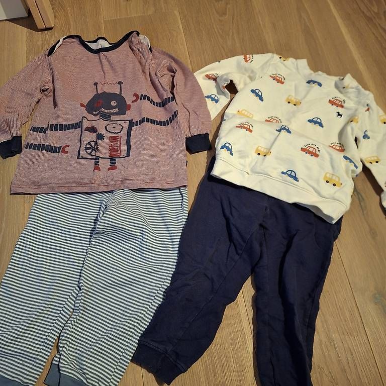 Ensembles coordonnés: kinder Kleider paket 98-110 – D'occasion à Untersiggenthal par Sjkaoru 1