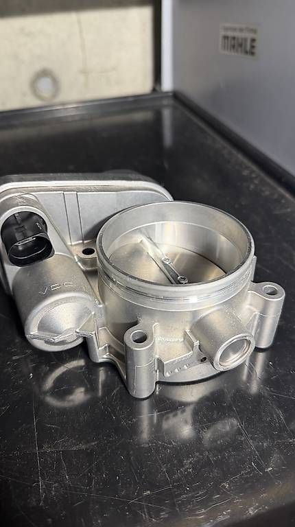 Tutti pezzi di ricambio auto: NEU: Original BMW Drosselklappe E46 E39 E60 X5 Z4  VDO – Usato da Selzach venduto da King_Kong2403 1