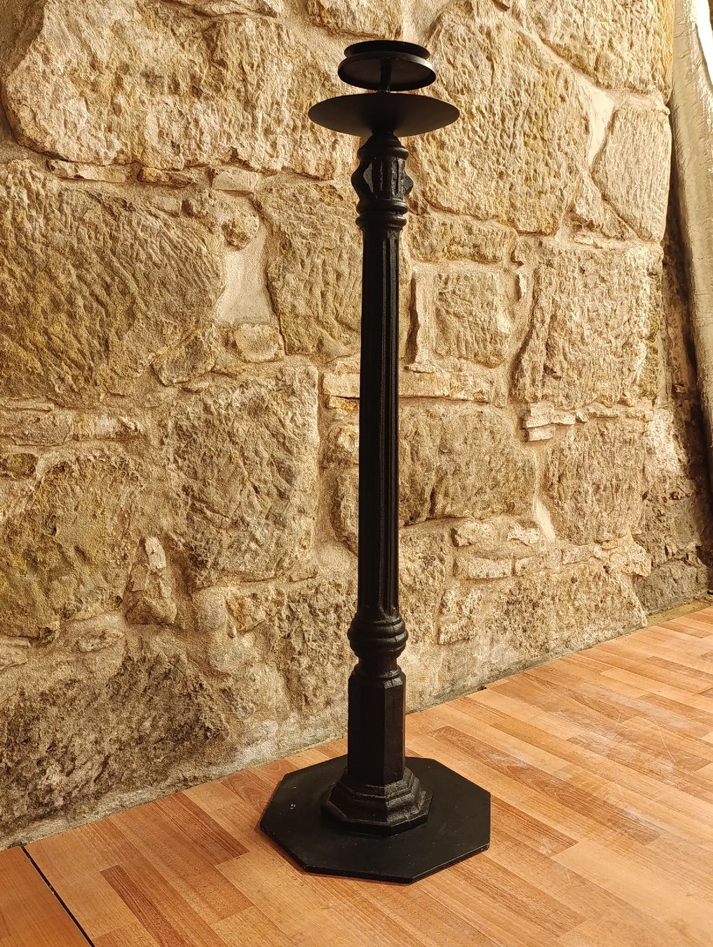 Skulpturen & Statuen: Antike Eisensäule/ Kerzenständer  – Gebraucht aus Hochfelden von Relict 2