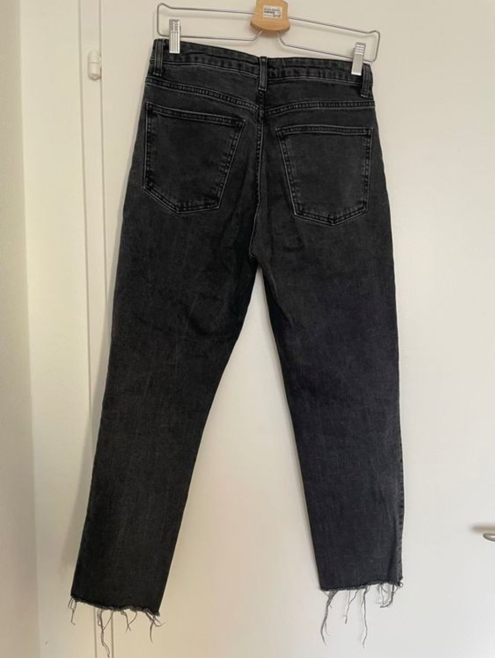 Topshop Jeans: Jeans Topshop Grau-schwarz – Usato da Zürich venduto da Nadsh 3