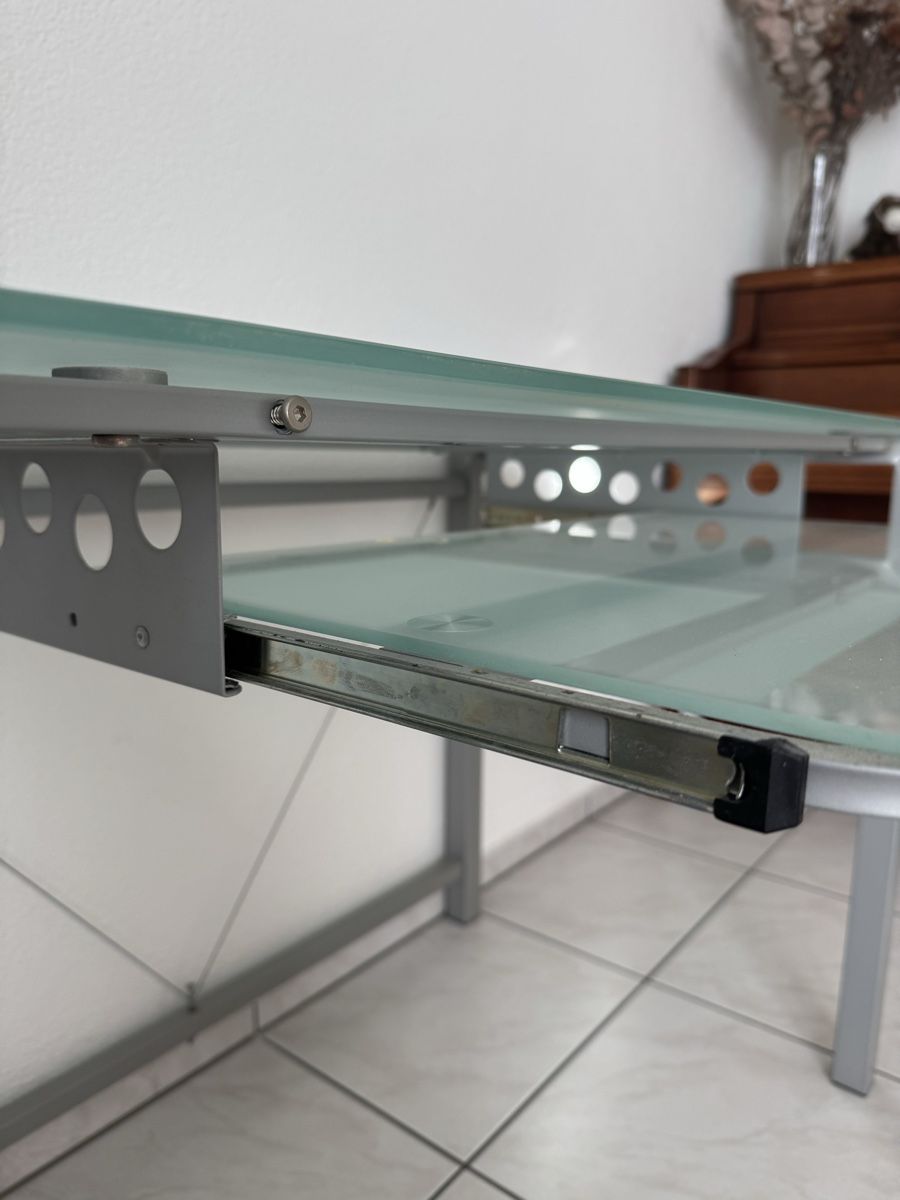 Scrivanie: Computertisch – Usato da Männedorf venduto da Kumataro 2