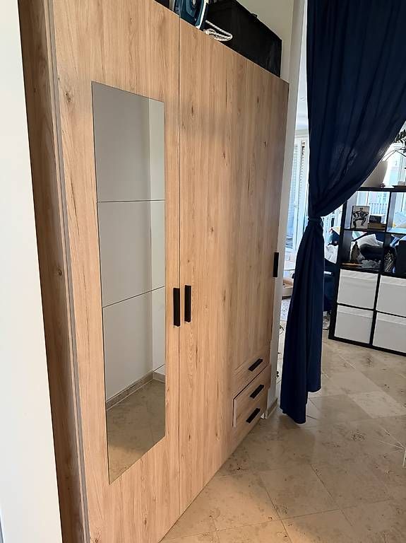 Guardaroba: Wardrobe / Armadio  / Kleiderschrank – Usato da Zürich venduto da mgu_r9jp