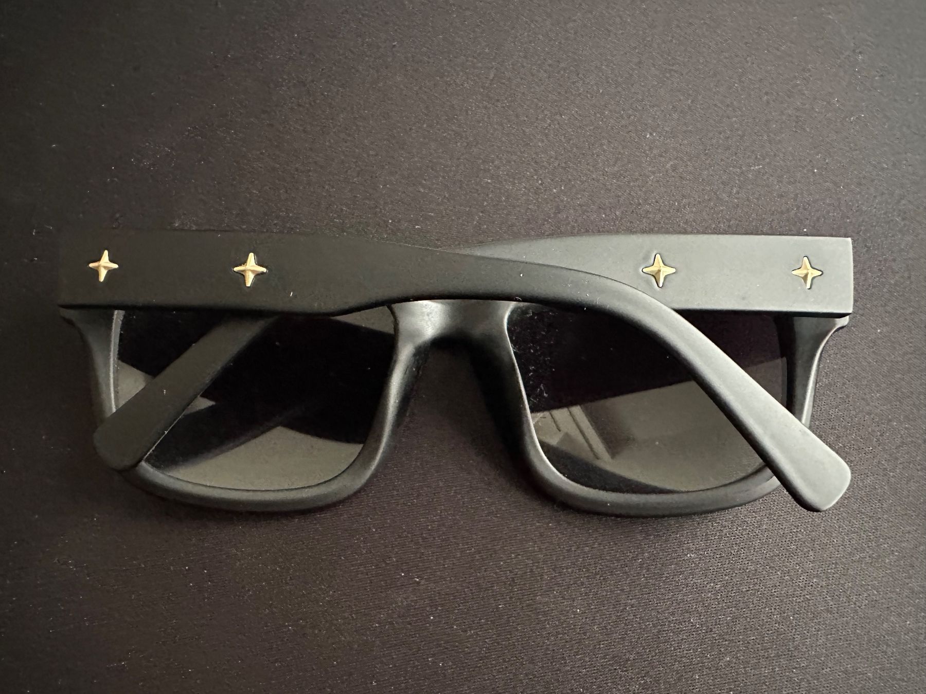 Occhiali & Lenti: Schwarze Sonnenbrille mit Sternendetails – Usato da Grenchen venduto da redstar03 5