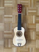 Kindergitarre / Spielgitarre aus Holz