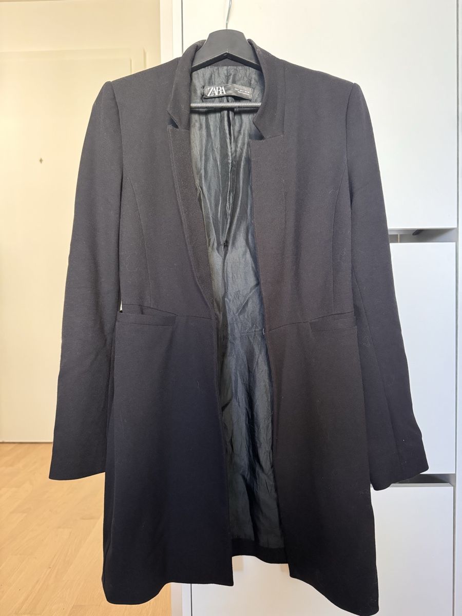 Zara Jacken: Long blazer jacket black size S – Gebraucht aus Dübendorf von ClaraS.