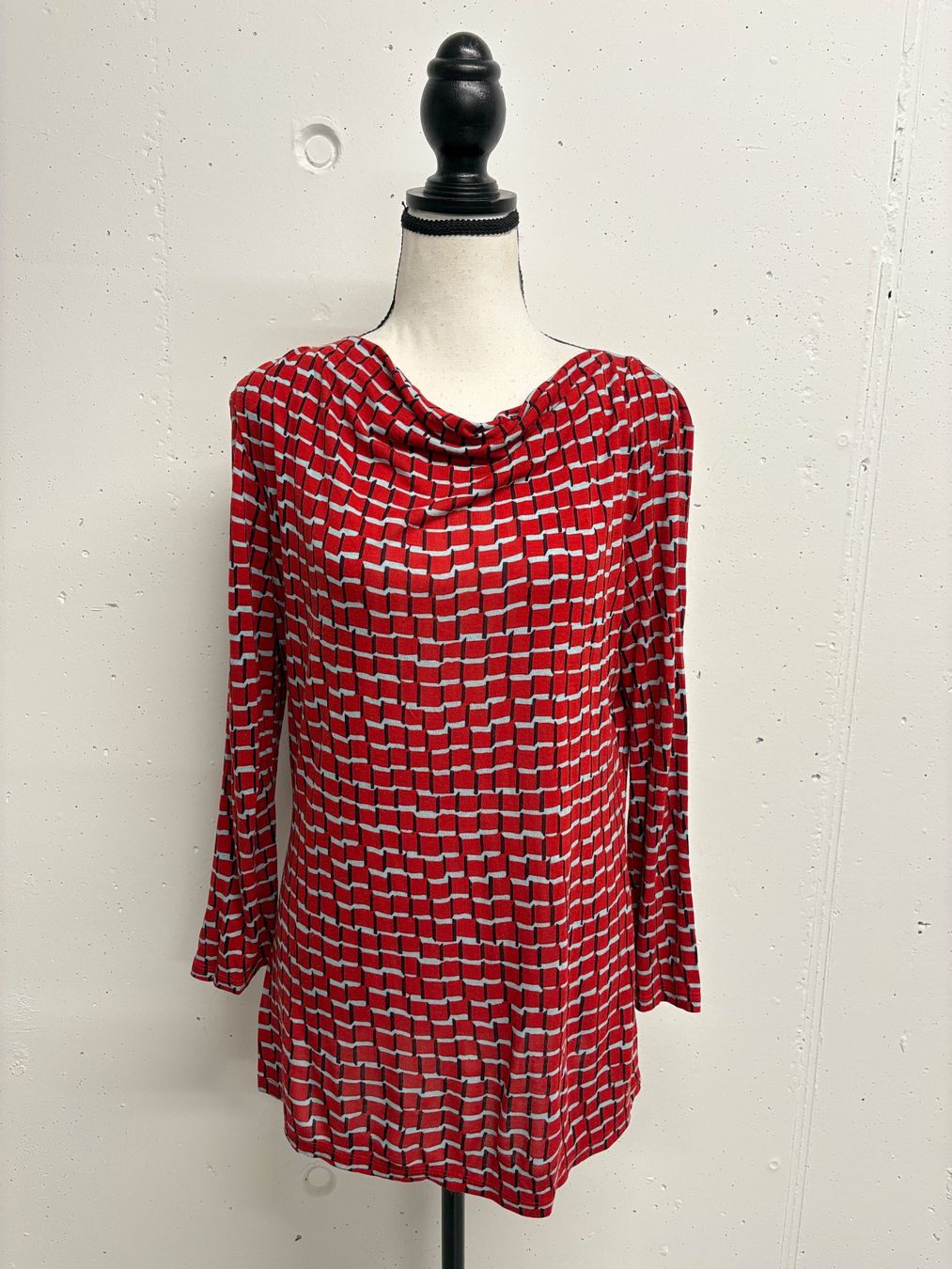 Max Mara Camicette: Weekend Max Mara Rote Bluse Muster Gr. 38 Wasserfallkragen – Usato da Regensdorf venduto da secondchancefashion
