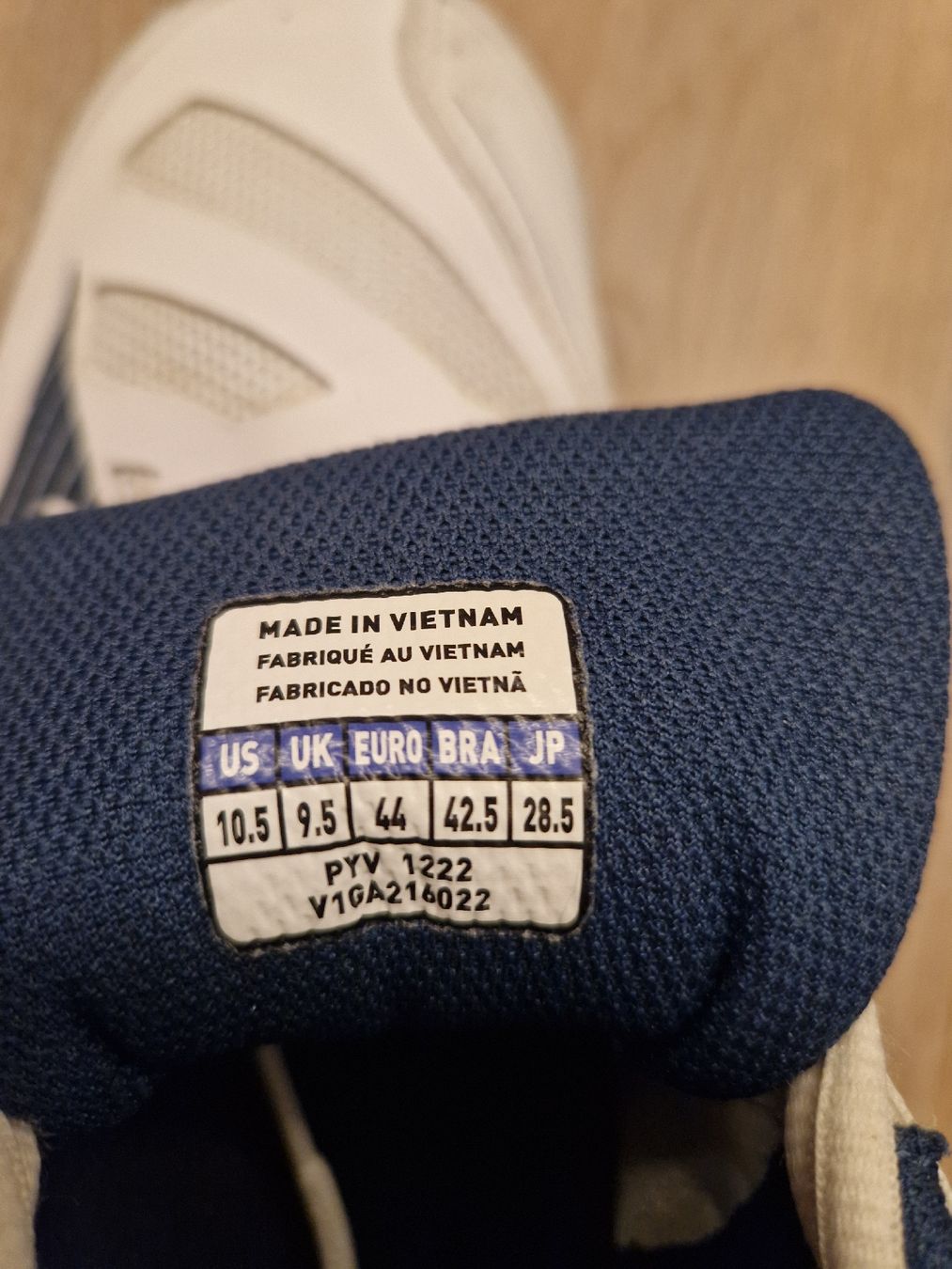 Mizuno Scarpe da uomo: Hallenschuhe Mizuno Wave Voltage Gr.44 – Usato da Frauenfeld venduto da Capecorse 2