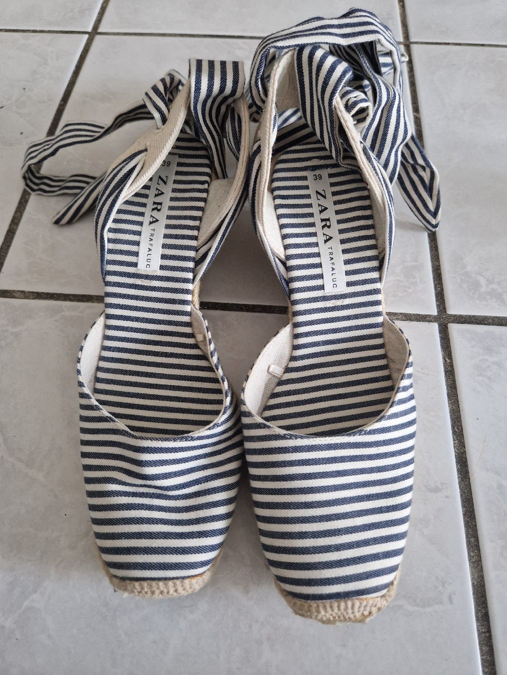 Chaussures femmes: Zara Schuhe Grösse 39 – D'occasion à Aarburg par augenschmaus8