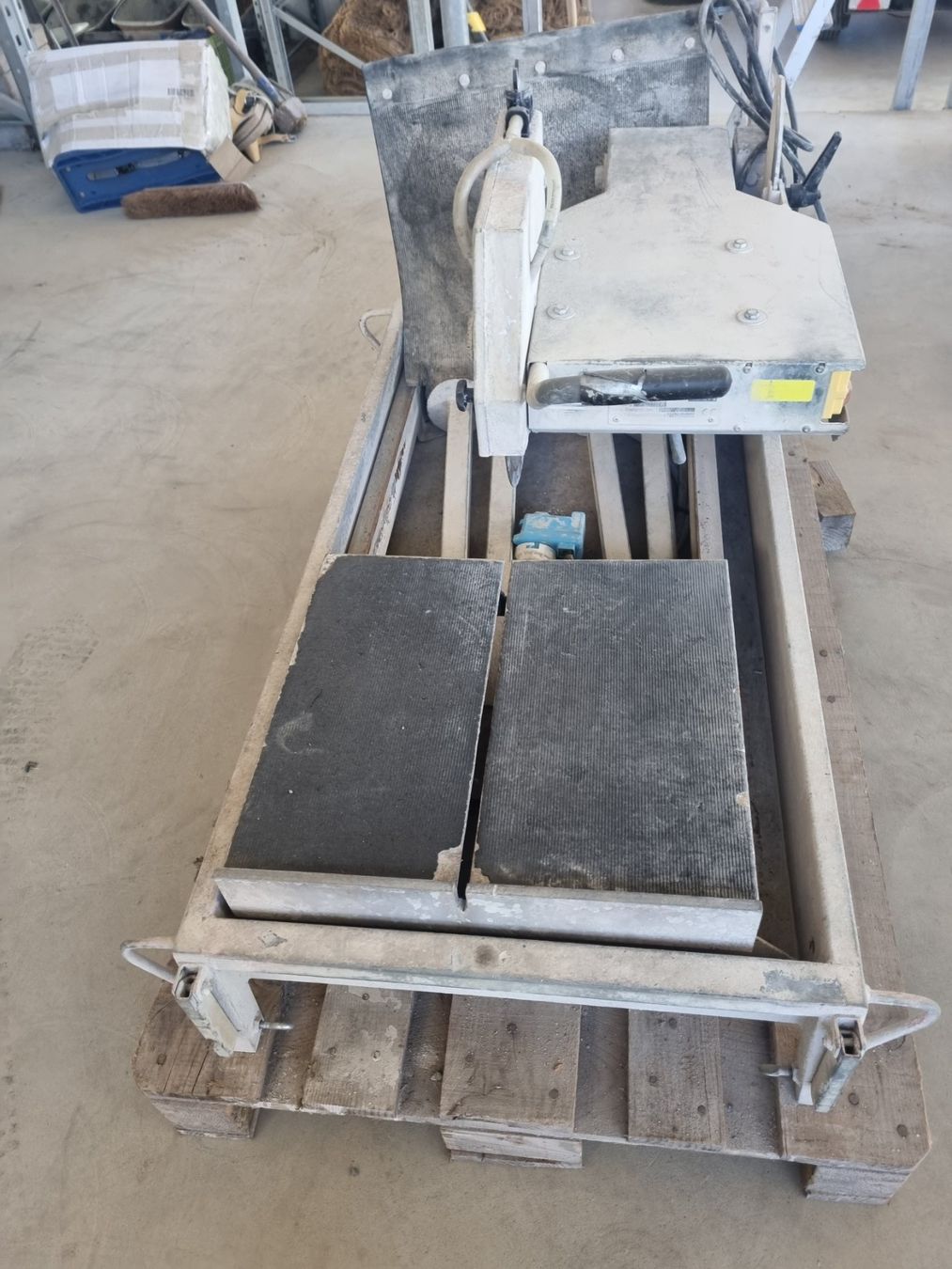 Alle Maschinen: Tischsteinfräse Diamatic A-46 – Gebraucht aus Aarwangen von dan_q8sj 2