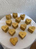 13 goldene Herzkerzen 6x4 cm