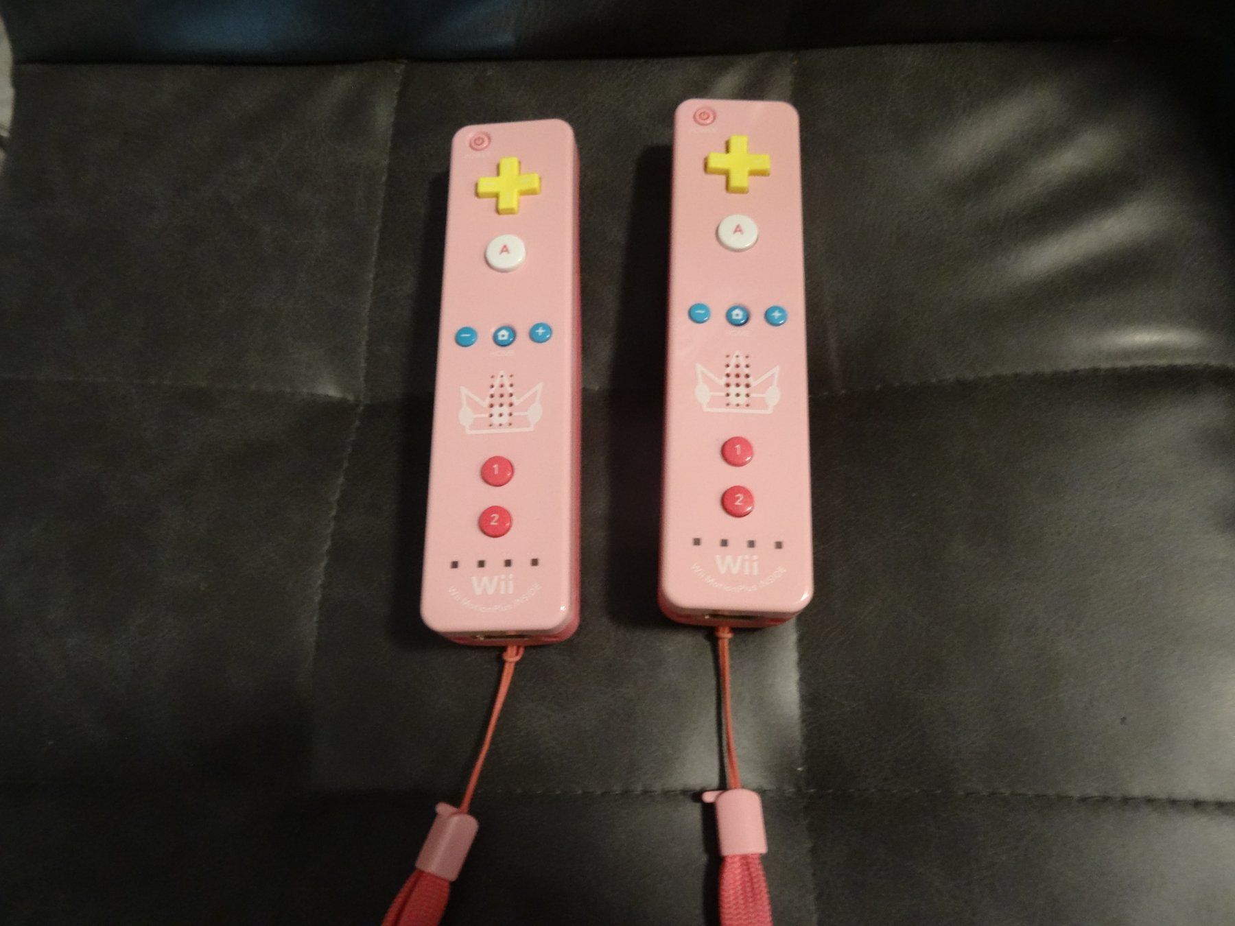 Nintendo Console: Nintendo Wii Fernbedienungen REMOTE – Usato da Olten venduto da Disc-Verkauf