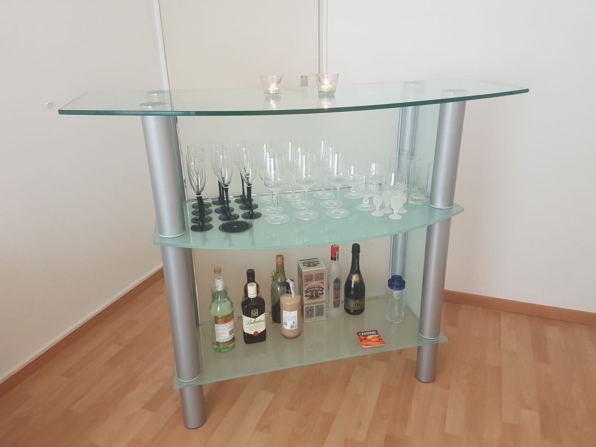 Allestimento di negozi e stand fieristici: Bar oder Empfangstisch Moena – Usato da Ostermundigen venduto da Mcone