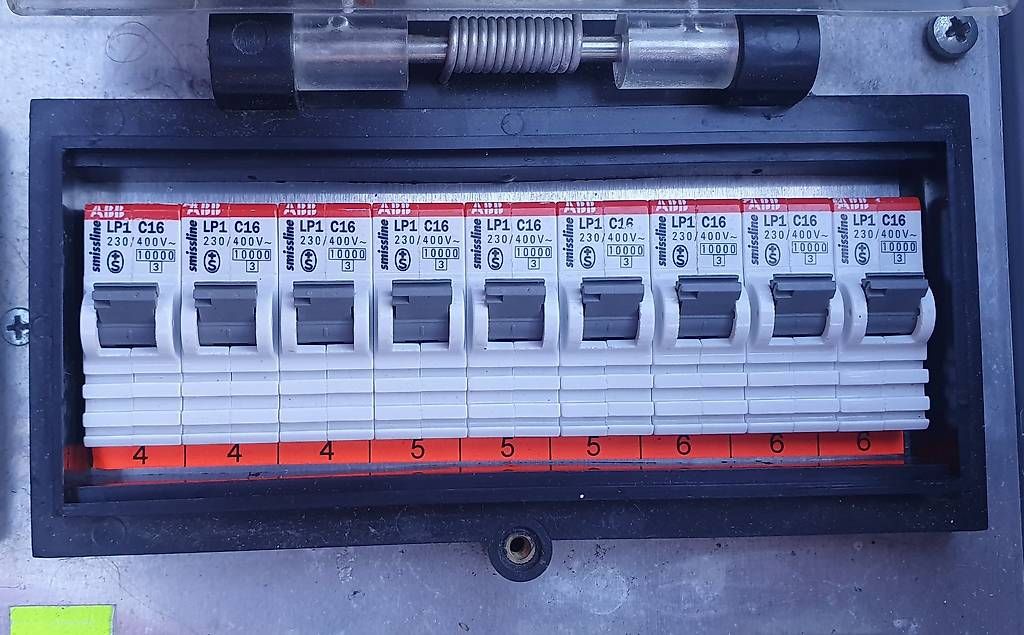 ABB Elettrotecnica: Baustromverteiler- Anschlussschrank, 64 kW – Usato da Winterthur venduto da BauTeilLaden2000 3