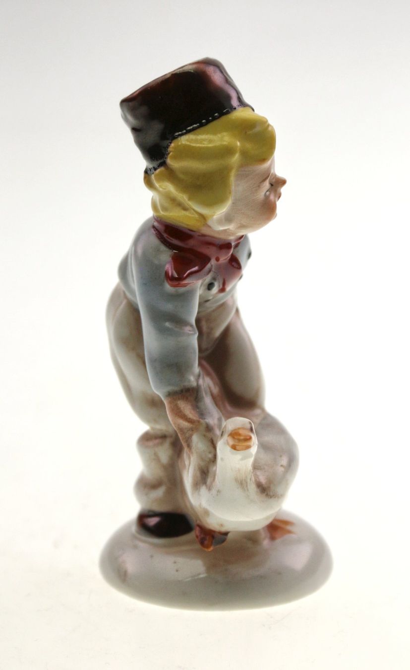 Statuette: süsser Gänsejunge Gräfenthal GDR Germany – Usato da Langenthal venduto da hamster-raeumung 1