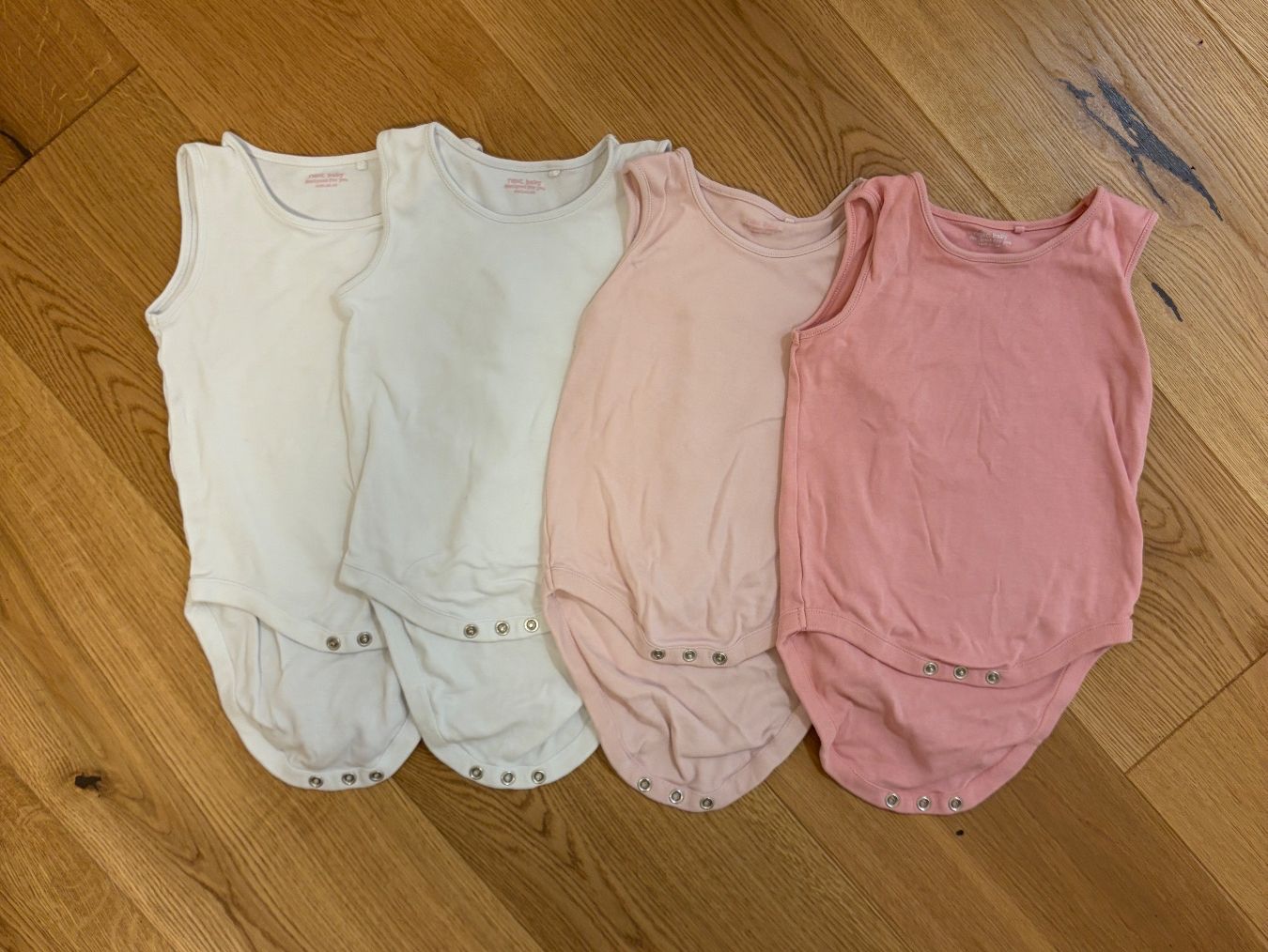 Sous-vêtements: 4er Set Bodys, ärmellos, Grösse 86 – D'occasion à Riedt b. Erlen par f.brown