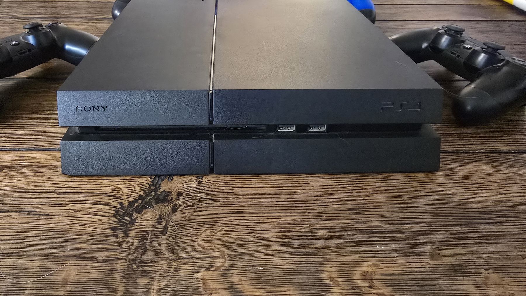 Sony Consoles: Sony PlayStation 4 PS4 1TB + 4 Controller – D'occasion à Lützelflüh-Goldb par mae_7tzy 3