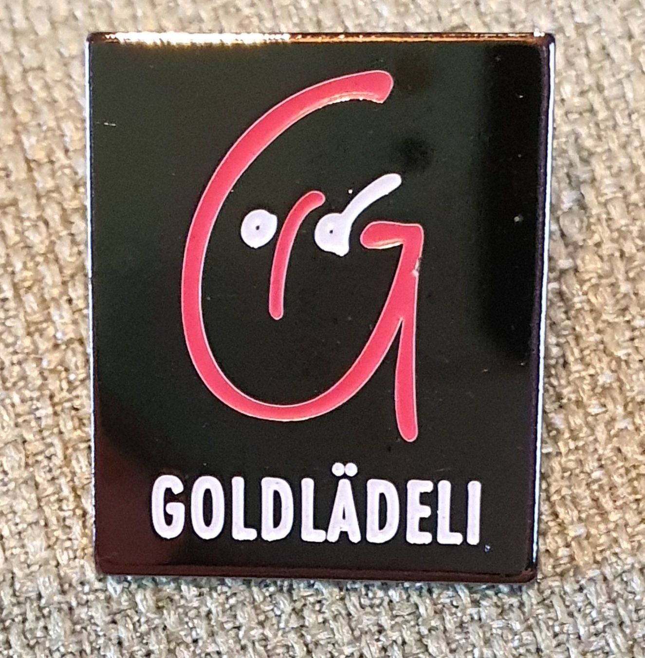 Placchette & Badge: A166 - Pin Goldlädeli – Usato da Reinach BL venduto da Boston-Verkauf