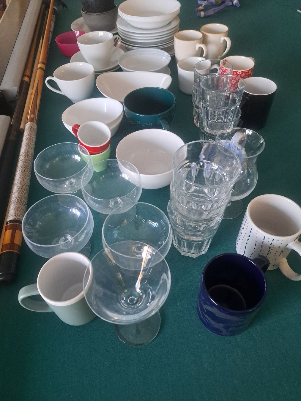 Set di piatti: Geschirr und Gläser – Usato da Neuhaus SG venduto da far_yd8w 1