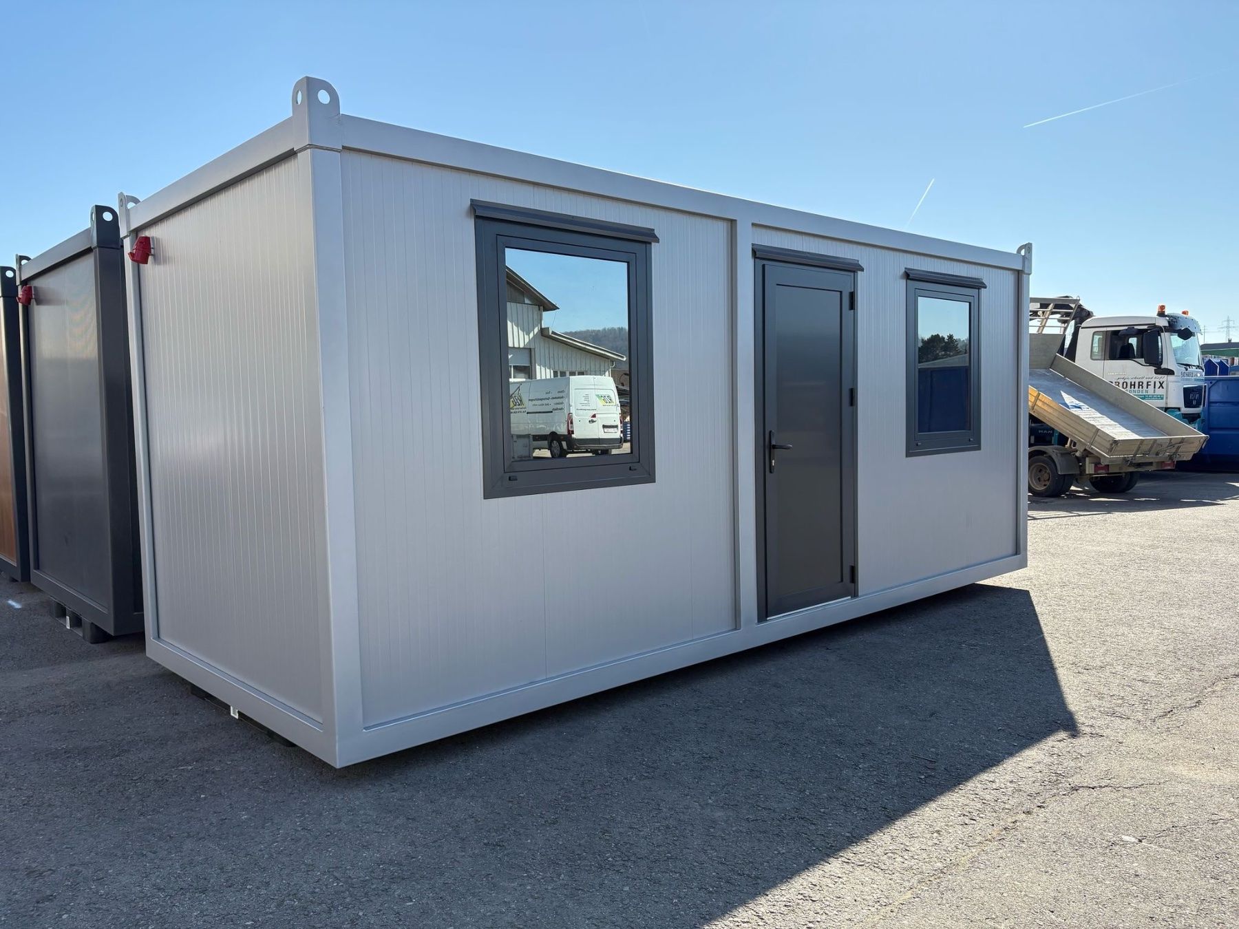 Baucontainer: Bürocontainer / Hofladen / Baucontainer 6m – Neu (gemäss Beschreibung) aus Oftringen von Britta