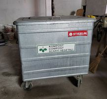 2x Container