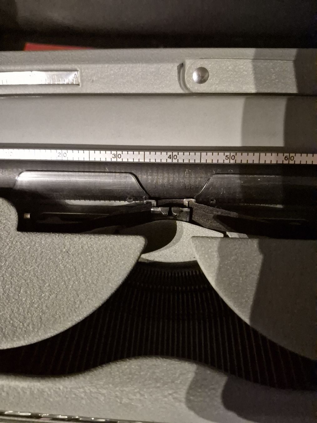 Hermès Macchine da scrivere: Machine à écrire Hermes 2000 vintage - Bureau Complet – Usato da Penthalaz venduto da yve_wsq8 3