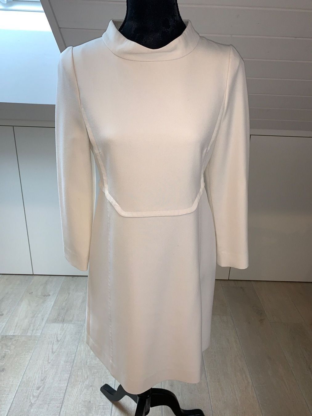 Vestiti: Weisses Damenkleid GR 36 – Nuovo (secondo la descrizione) da Langnau am Albis venduto da Judithsebi