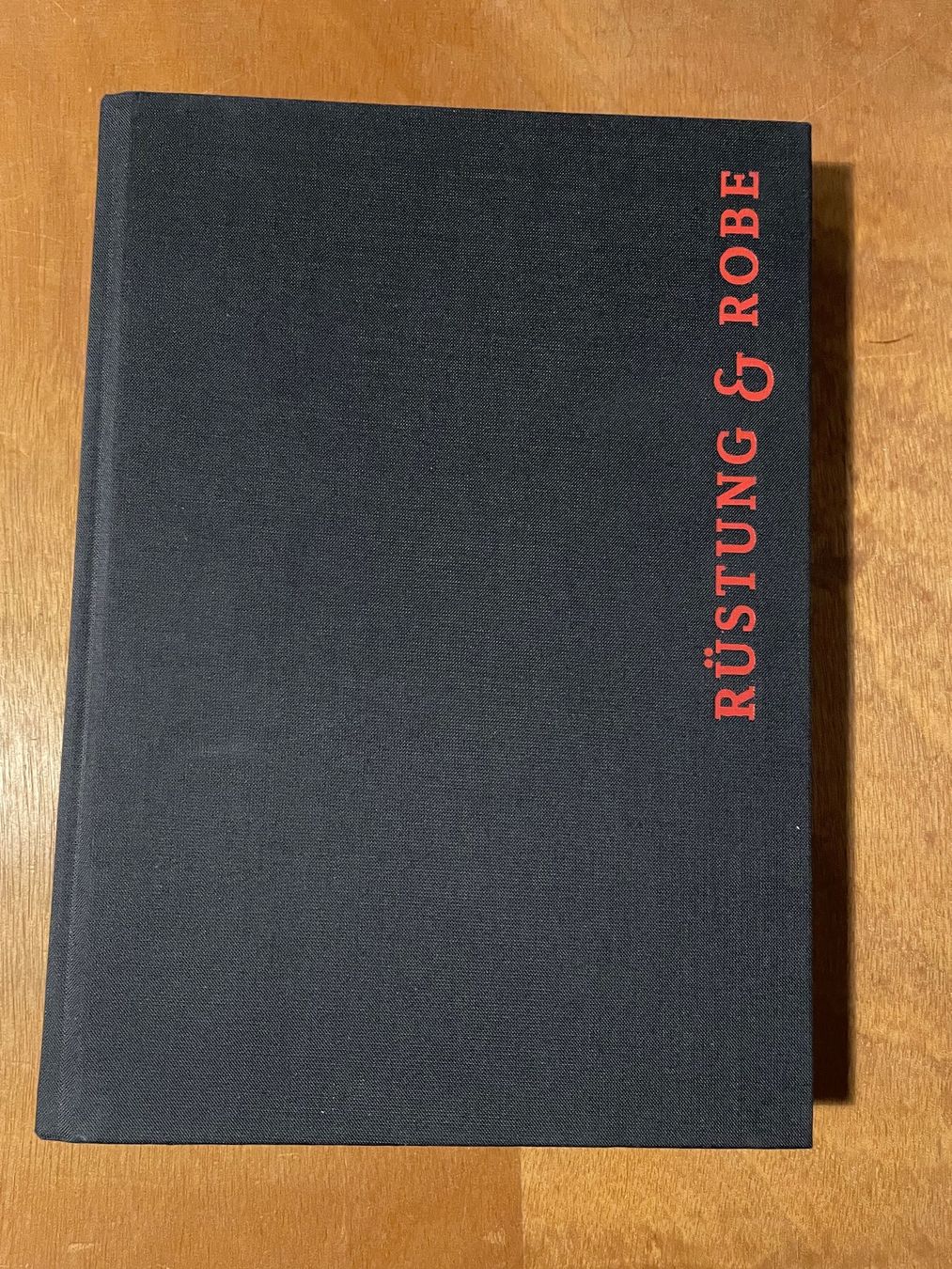 Bücher: Rüstung & Robe – Gebraucht aus Zürich von WWehrle