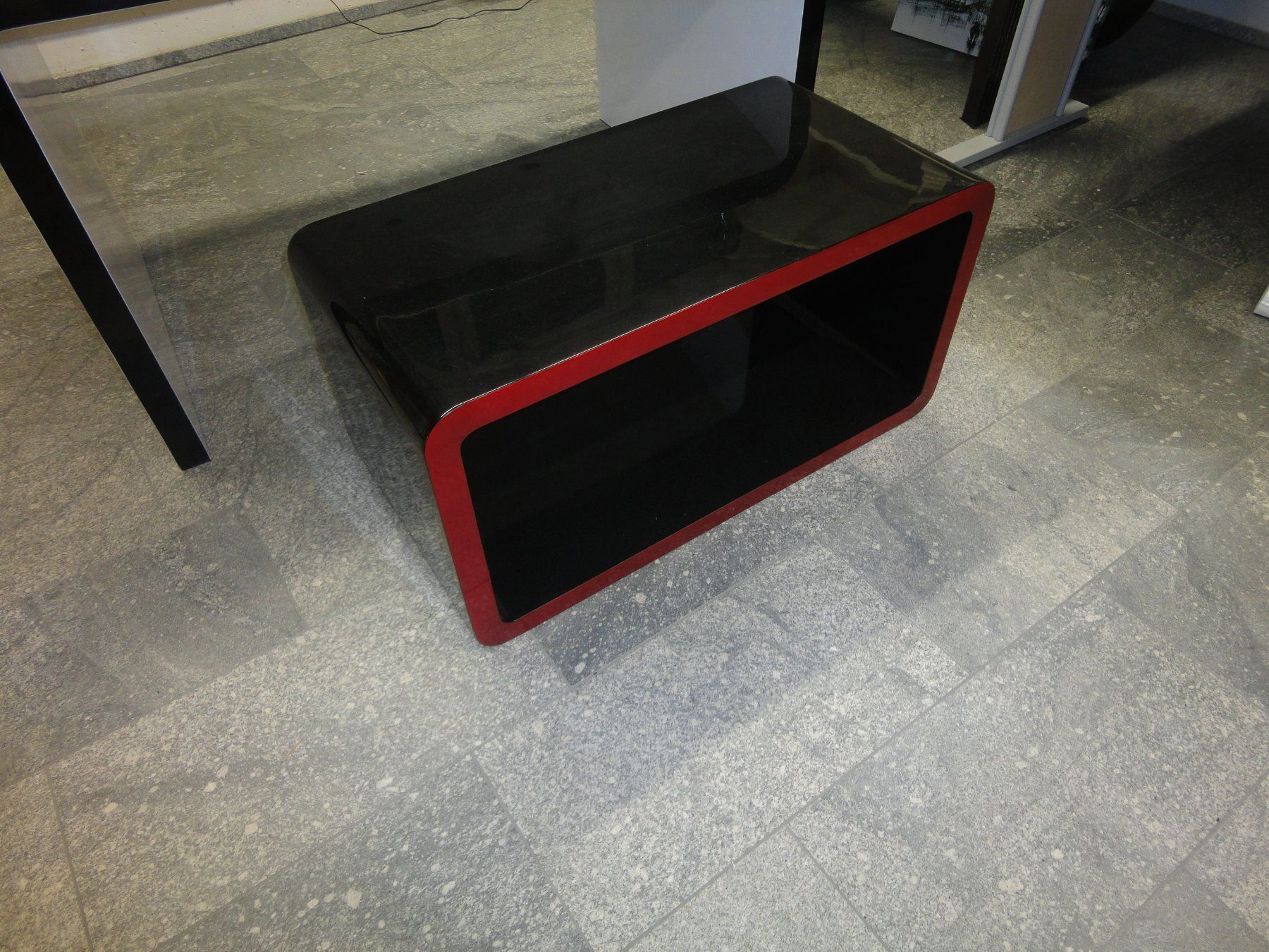 Tavoli: exklusiver Tisch mit 2 Hocker – Nuovo (secondo la descrizione) da Wetzikon ZH venduto da Alpari 6