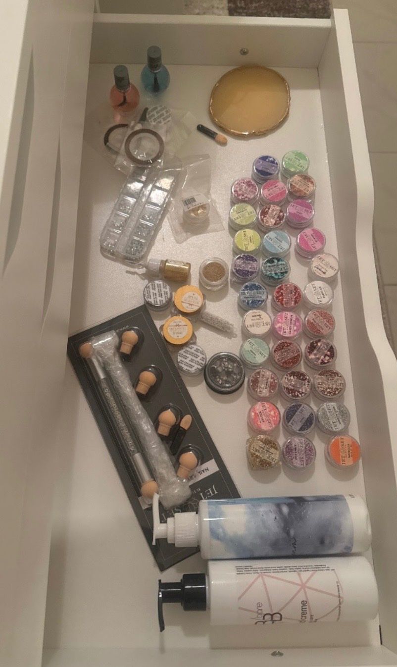 Nagellack: Aufbaugele, Gelfarben, Shellack, Glitzer, Schablonen ect. – Gebraucht aus Oensingen von NJakM 1