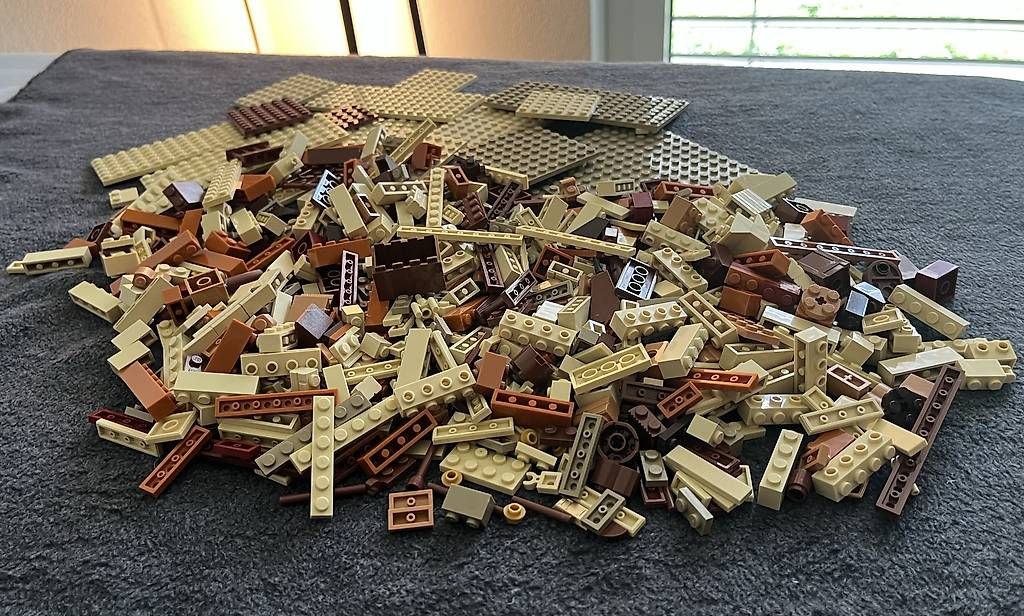 Spielzeuge: Lego Einzelteile Braun | 703g – Gebraucht aus Oftringen von ric_l2mv