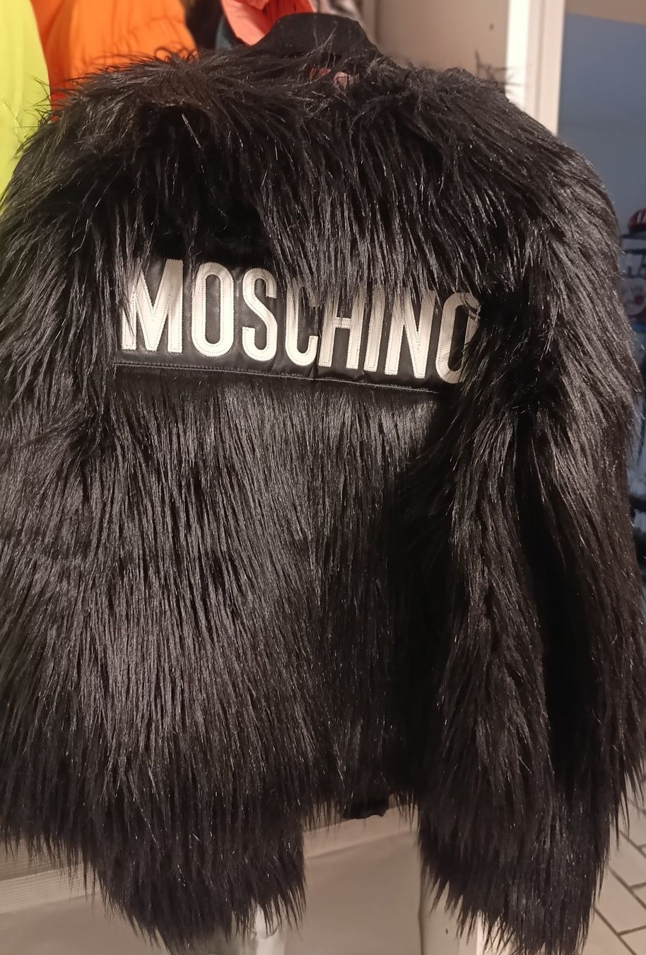 Moschino Giacche: Moschino Jacke – Usato da Meiringen venduto da DanielaMoura 2