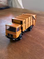 Camion Poubelle MAN 1/50 Conrad