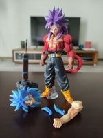Magnifique figurine de Trunks SSJ4 - Dragon Ball Heroes