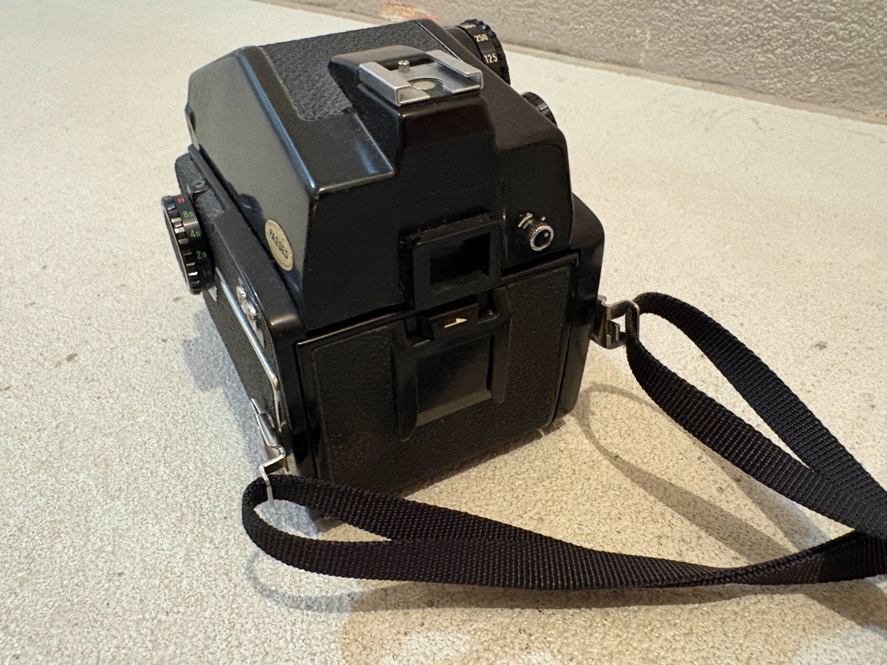Mamiya Appareil photo: Mamiya M645 mit Objektiv – Défectueux à Elgg par Jo_Naj 3