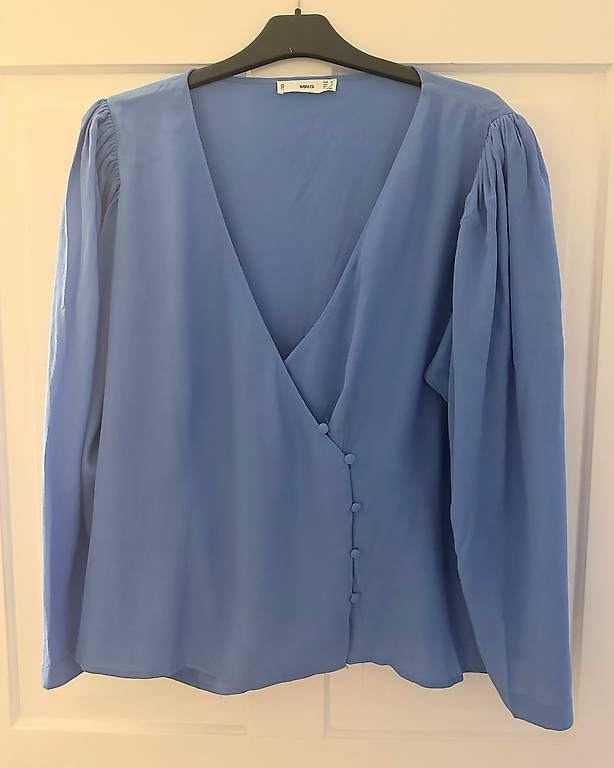 Mango Blusen: NEU! Schöne BLUSE von MANGO. Gr. 42/44 – Neu (gemäss Beschreibung) aus Flawil von mar_9chb